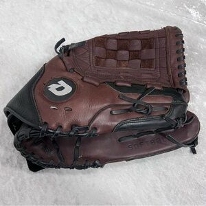 Demarini Vortex series Softball Glove A0525 VX135 size 13 1/2” left hand